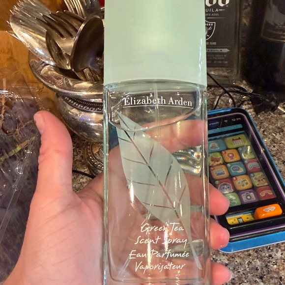 Elizabeth Arden Other - Elizabeth Arden Green Tea Fragrance with Mint Cap
